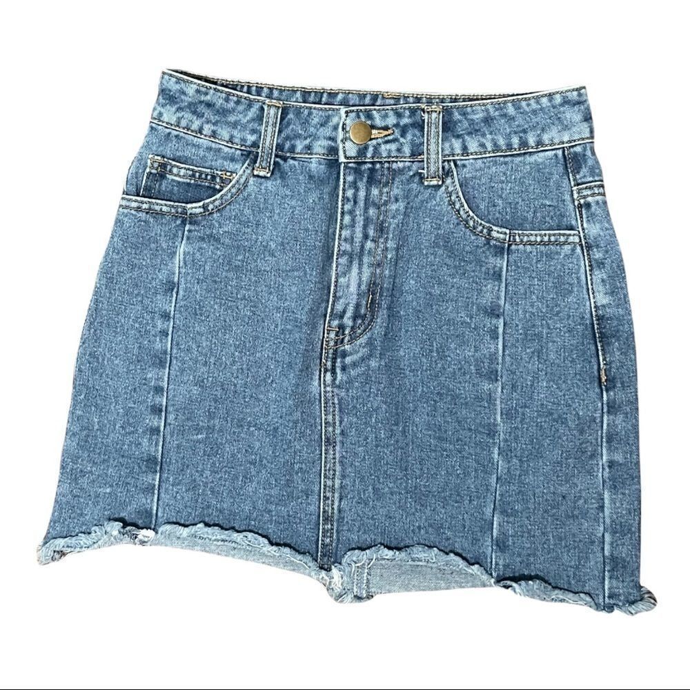 Forever 21 Women's Distressed Hem Denim Jean Mini Skirt-Medium Wash Blue